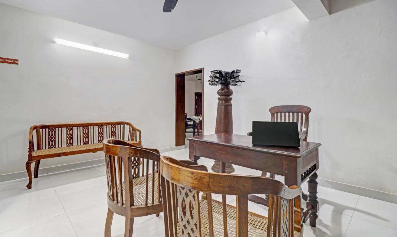 Treebo Backpackers Inn Kochi Exterior photo