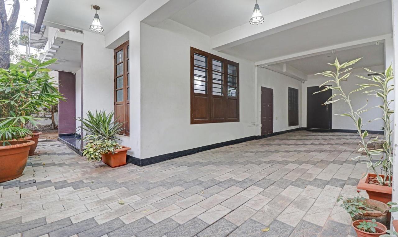 Treebo Backpackers Inn Kochi Exterior photo